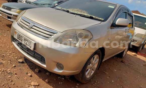 Acheter Occasion Voiture Toyota Raum Autre à Kampala, Ouganda Acheter Occasion Voiture Toyota Raum Autre à Kampala, Ouganda