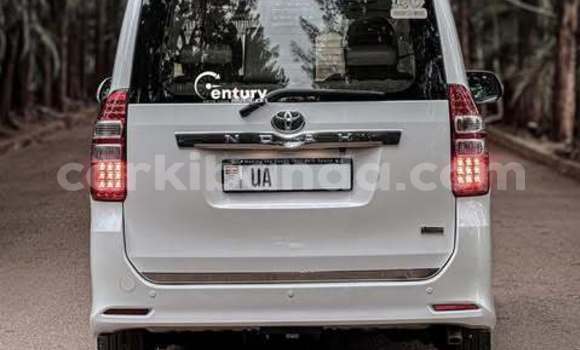 Gura Yakoze Toyota Noah Other Imodoka i Kampala mu Uganda Gura Yakoze Toyota Noah Other Imodoka i Kampala mu Uganda