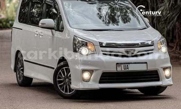 Gura Yakoze Toyota Noah Other Imodoka i Kampala mu Uganda Gura Yakoze Toyota Noah Other Imodoka i Kampala mu Uganda