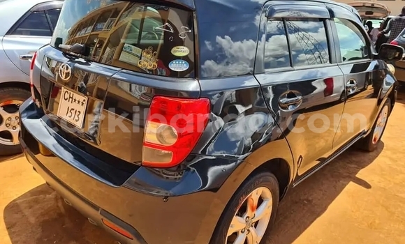 Acheter Import Voiture Toyota IST Noir à Kampala, Ouganda Acheter Import Voiture Toyota IST Noir à Kampala, Ouganda
