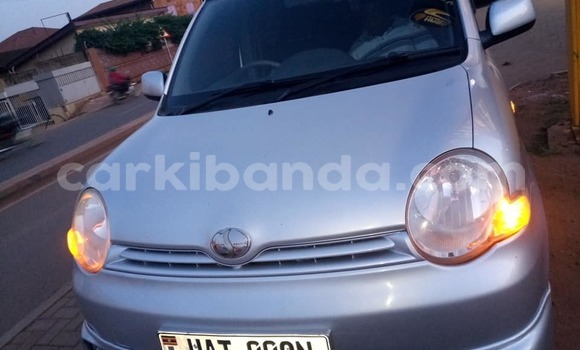 Buy Used Toyota Sienta Silver Car in Kampala in Uganda Buy Used Toyota Sienta Silver Car in Kampala in Uganda