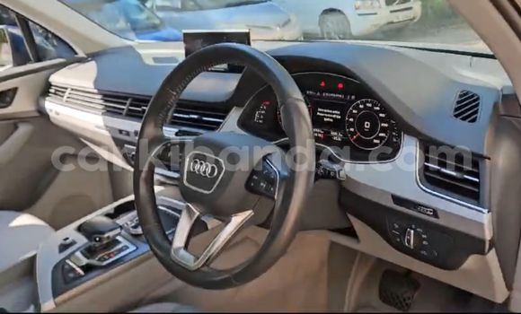 Nunua Imported Audi Q7 Bluu Gari ndani ya Kampala nchini Uganda Nunua Imported Audi Q7 Bluu Gari ndani ya Kampala nchini Uganda