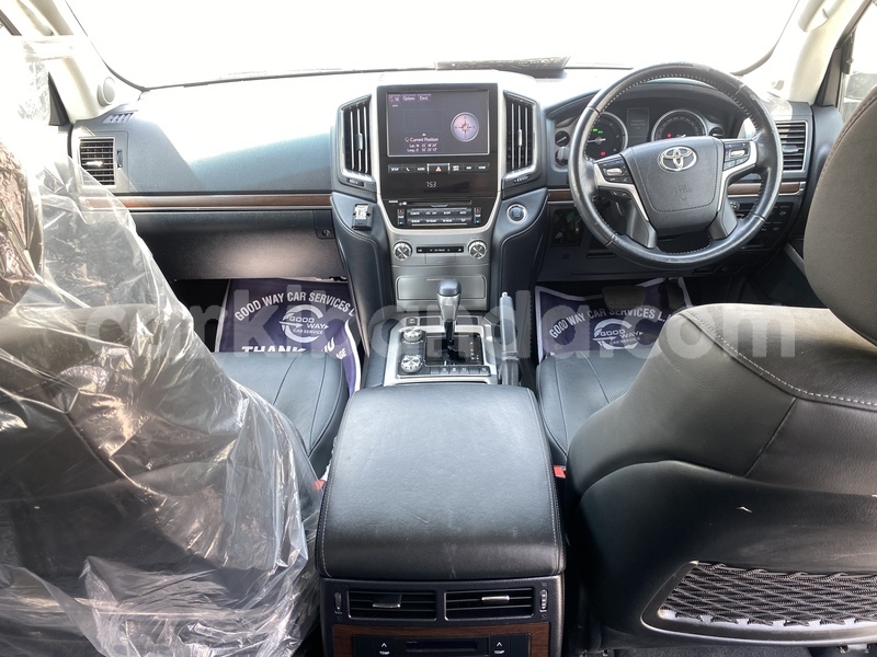 Big with watermark toyota land cruiser uganda import dubai 24086