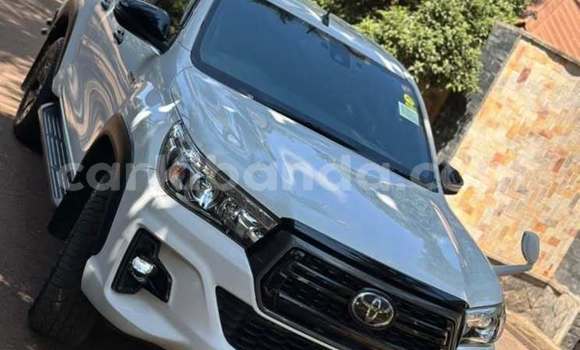 Acheter Occasion Voiture Toyota Hilux Blanc à Kampala, Ouganda Acheter Occasion Voiture Toyota Hilux Blanc à Kampala, Ouganda