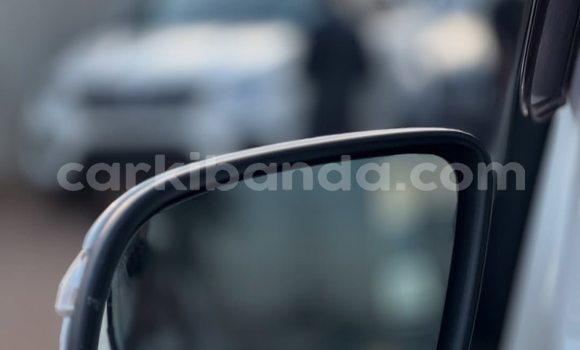 Buy Used Mercedes‒Benz G-klasse White Car in Kampala in Uganda Buy Used Mercedes‒Benz G-klasse White Car in Kampala in Uganda