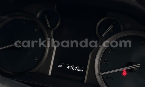 Acheter Occasion Voiture Toyota Land Cruiser Blanc à Kampala, Ouganda Acheter Occasion Voiture Toyota Land Cruiser Blanc à Kampala, Ouganda