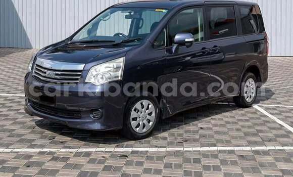 Acheter Occasion Voiture Toyota Noah Noir à Kampala, Ouganda