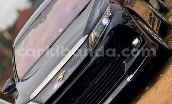 Gura Yakoze Toyota Harrier Black Imodoka i Kampala mu Uganda