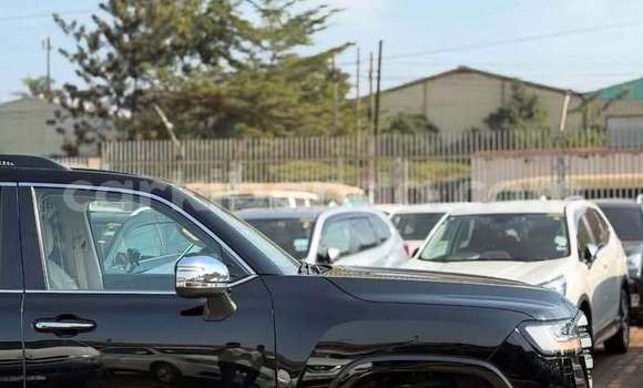 Buy Used Toyota Land Cruiser Black Car in Kampala in Uganda