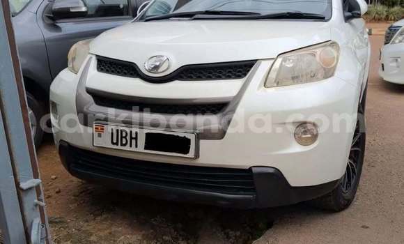 Buy Used Toyota IST White Car in Kampala in Uganda