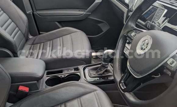 Buy Used Volkswagen Touran Blue Car in Kampala in Uganda Buy Used Volkswagen Touran Blue Car in Kampala in Uganda