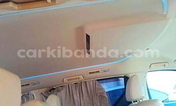 Acheter Occasion Voiture Toyota Alphard Blanc à Kampala, Ouganda Acheter Occasion Voiture Toyota Alphard Blanc à Kampala, Ouganda