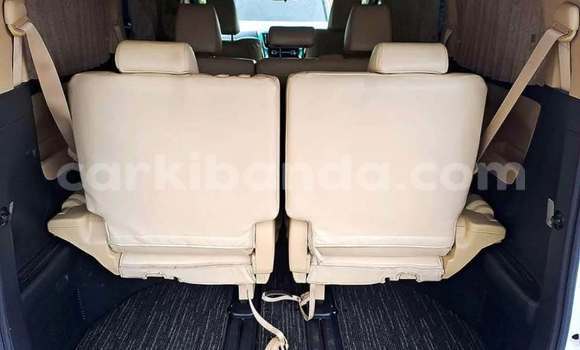 Acheter Occasion Voiture Toyota Alphard Blanc à Kampala, Ouganda Acheter Occasion Voiture Toyota Alphard Blanc à Kampala, Ouganda