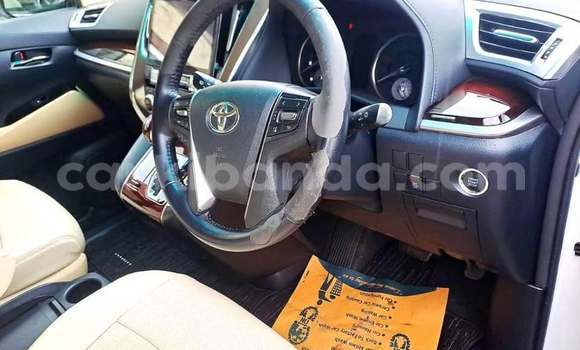 Acheter Occasion Voiture Toyota Alphard Blanc à Kampala, Ouganda Acheter Occasion Voiture Toyota Alphard Blanc à Kampala, Ouganda