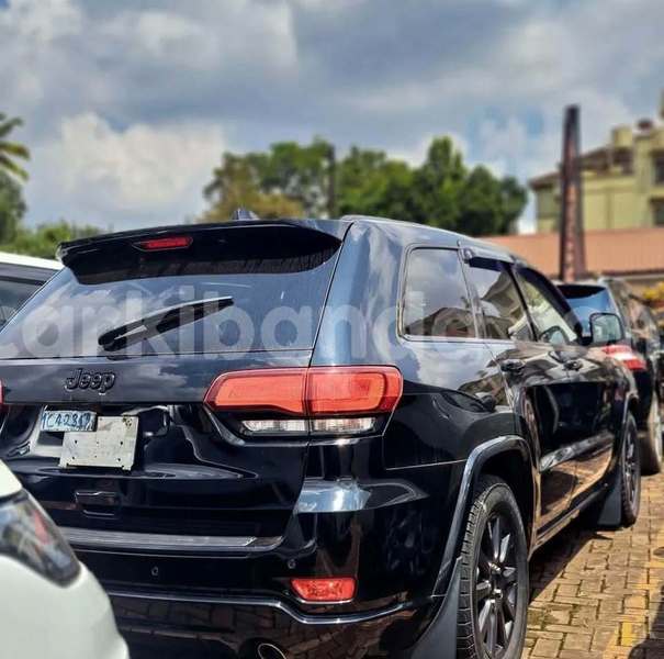 Big with watermark jeep grand cherokee uganda kampala 24253