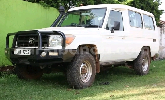 Buy Used Toyota Land Cruiser White Car in Bugiri in Eastern Buy Used Toyota Land Cruiser White Car in Bugiri in Eastern