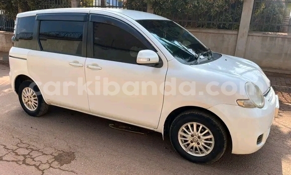 Buy Used Toyota Sienta White Car in Bugiri in Eastern Buy Used Toyota Sienta White Car in Bugiri in Eastern
