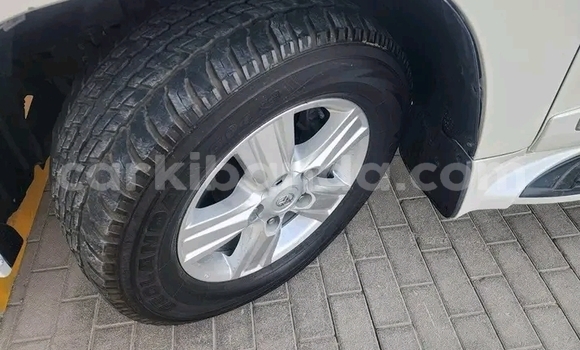 Buy Used Toyota Land Cruiser White Car in Bugiri in Eastern