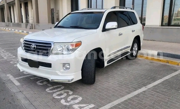 Buy Used Toyota Land Cruiser White Car in Bugiri in Eastern Buy Used Toyota Land Cruiser White Car in Bugiri in Eastern