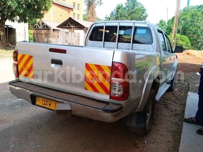 Big with watermark toyota hiluxe vigo eastern bugiri 24300