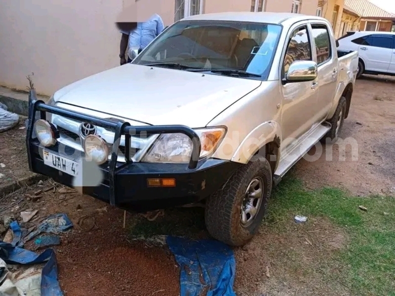 Big with watermark toyota hiluxe vigo eastern bugiri 24300