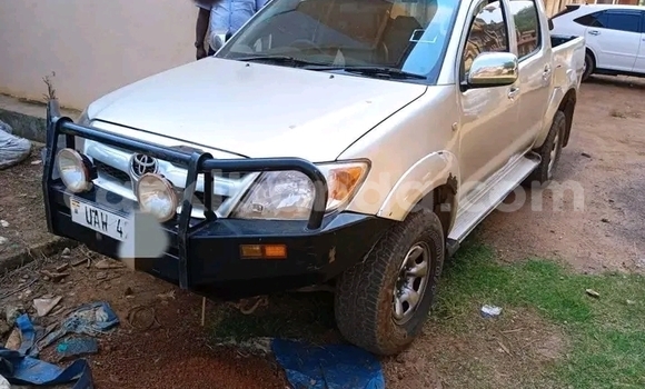 Buy Used Toyota Hiluxe VIGO Other Car in Bugiri in Eastern Buy Used Toyota Hiluxe VIGO Other Car in Bugiri in Eastern