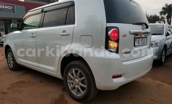 Nunua Ilio tumika Toyota Runx Nyeupe Gari ndani ya Bugiri nchini Mashariki Nunua Ilio tumika Toyota Runx Nyeupe Gari ndani ya Bugiri nchini Mashariki