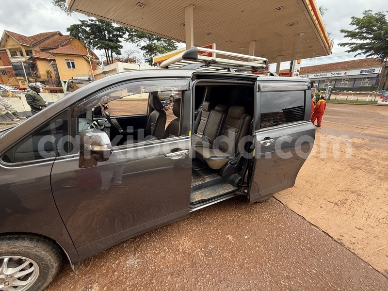 Big with watermark toyota noah uganda kampala 24328