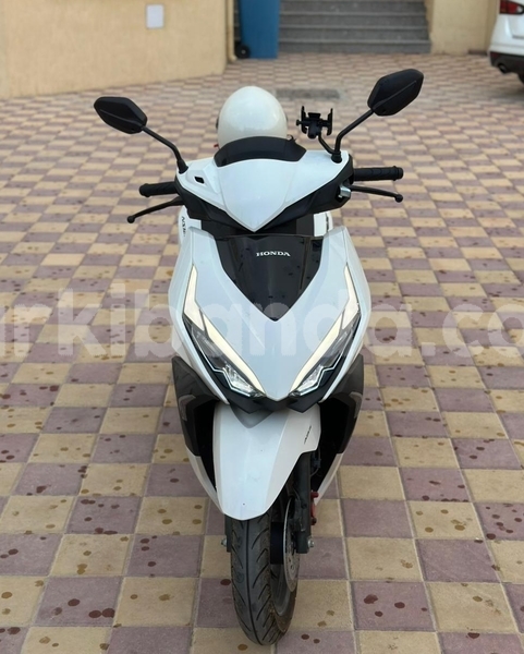 Big with watermark honda xr 125 uganda kampala 24401