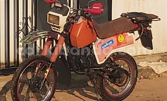 Acheter Occasion Moto Yamaha Royal Star Rouge à Entebbe, Ouganda