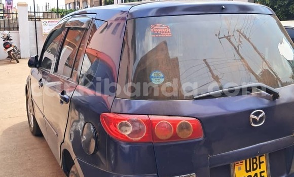 Nunua Ilio tumika Mazda Demio Bluu Gari ndani ya Kampala nchini Uganda