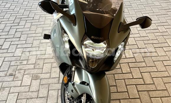 Buy Used Suzuki Hayabusa Beige Bike in Kampala in Uganda