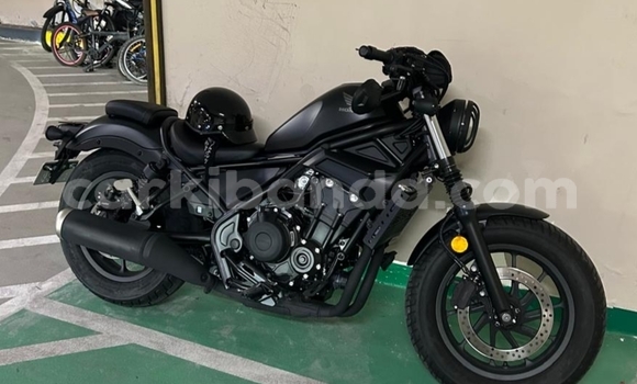 Acheter Occasion Moto Honda Rebel Noir à Kampala, Ouganda