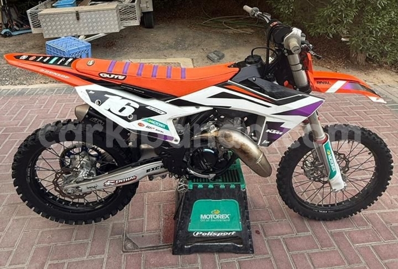 Big with watermark ktm 125 uganda kampala 24666