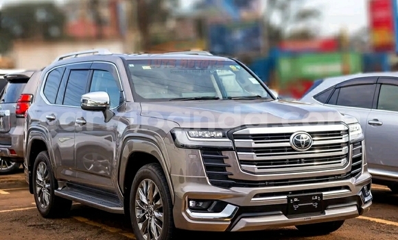 Buy Used Toyota Land Cruiser Beige Car in Kampala in Uganda