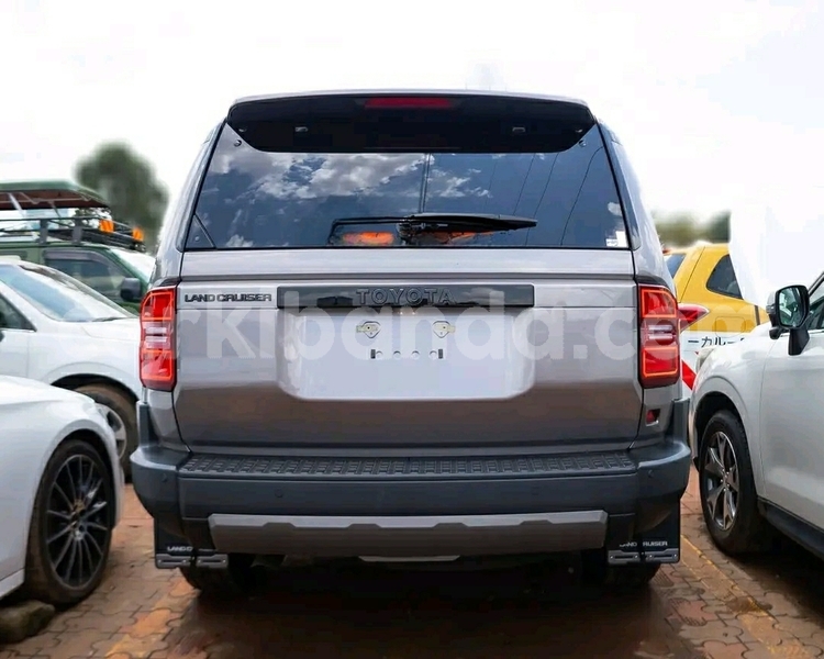 Big with watermark toyota prado uganda kampala 24706