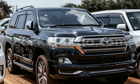 Acheter Occasion Voiture Toyota Land Cruiser Noir à Kampala, Ouganda Acheter Occasion Voiture Toyota Land Cruiser Noir à Kampala, Ouganda