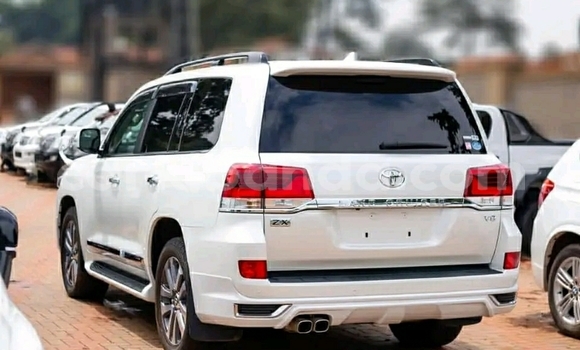 Buy Used Toyota Land Cruiser White Car in Kampala in Uganda Buy Used Toyota Land Cruiser White Car in Kampala in Uganda