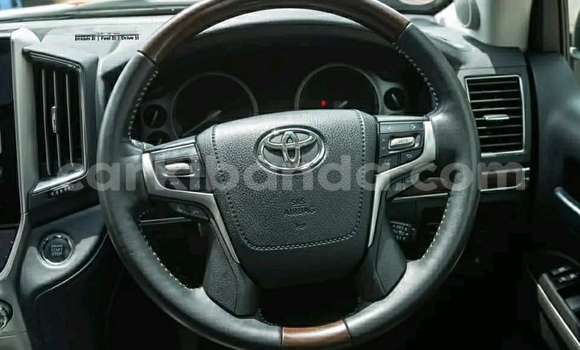 Buy Used Toyota Land Cruiser White Car in Kampala in Uganda Buy Used Toyota Land Cruiser White Car in Kampala in Uganda
