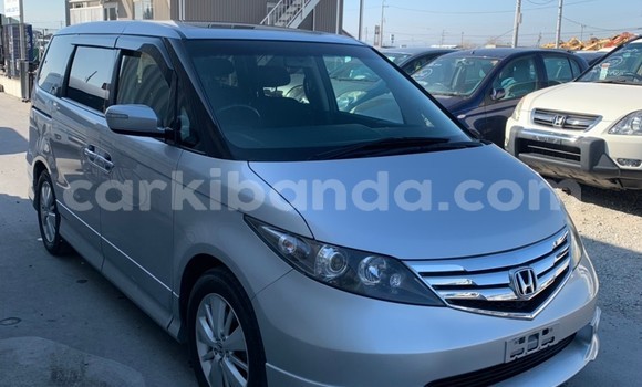 Gura Yakoze Honda Elysion Silver Imodoka i Kampala mu Uganda Gura Yakoze Honda Elysion Silver Imodoka i Kampala mu Uganda