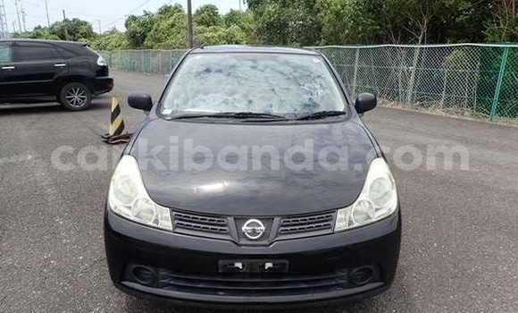 Nunua Ilio tumika Nissan Wingroad Nyeusi Gari ndani ya Kampala nchini Uganda