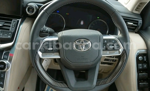 Nunua Ilio tumika Toyota Land Cruiser Beige Gari ndani ya Kampala nchini Uganda Nunua Ilio tumika Toyota Land Cruiser Beige Gari ndani ya Kampala nchini Uganda