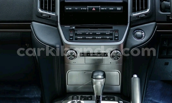 Acheter Occasion Voiture Toyota Land Cruiser Noir à Kampala, Ouganda Acheter Occasion Voiture Toyota Land Cruiser Noir à Kampala, Ouganda