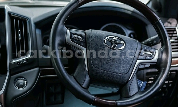 Acheter Occasion Voiture Toyota Land Cruiser Noir à Kampala, Ouganda Acheter Occasion Voiture Toyota Land Cruiser Noir à Kampala, Ouganda