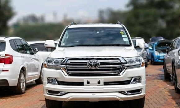Buy Used Toyota Land Cruiser White Car in Kampala in Uganda Buy Used Toyota Land Cruiser White Car in Kampala in Uganda