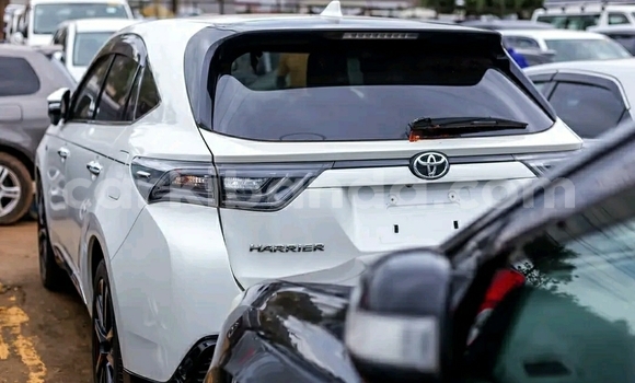 Buy Used Toyota Harrier White Car in Kampala in Uganda Buy Used Toyota Harrier White Car in Kampala in Uganda