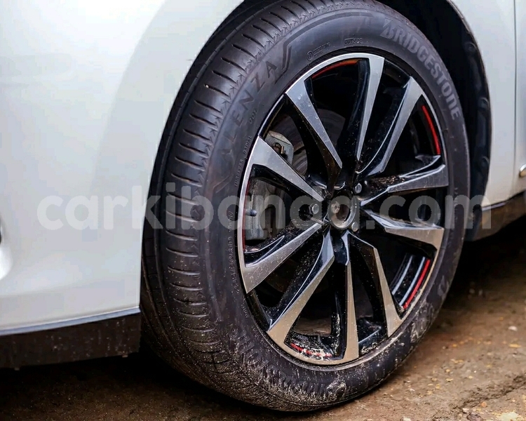 Big with watermark toyota harrier uganda kampala 24731