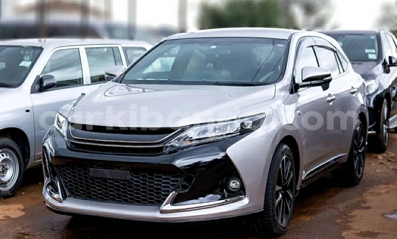Acheter Occasion Voiture Toyota Harrier Gris à Kampala, Ouganda Acheter Occasion Voiture Toyota Harrier Gris à Kampala, Ouganda