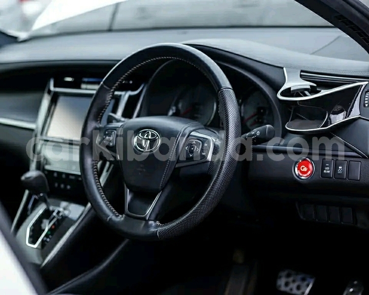 Big with watermark toyota harrier uganda kampala 24732