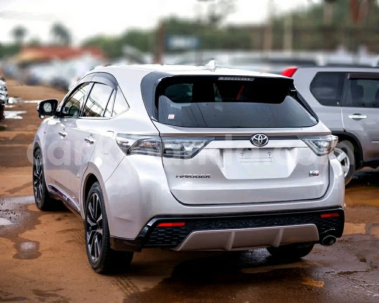 Big with watermark toyota harrier uganda kampala 24732